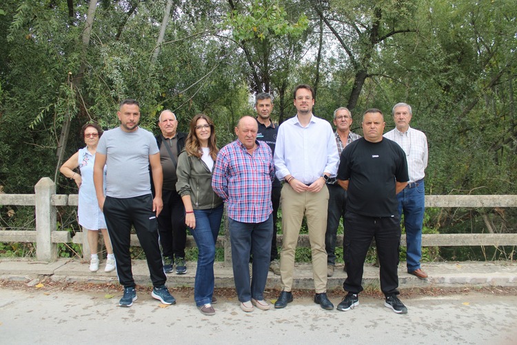 El Ayuntamiento de Úbeda limpia el puente de Las Irijuelas para evitar riesgos e inundaciones en Veracruz