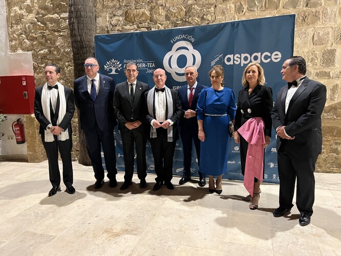 La Fundacion Grupo Oleicola Jaen recauda 16.400E en su IV Cena Solidaria en beneficio de ASPACE Jaen y Asperger TEA Jaen 1 Large