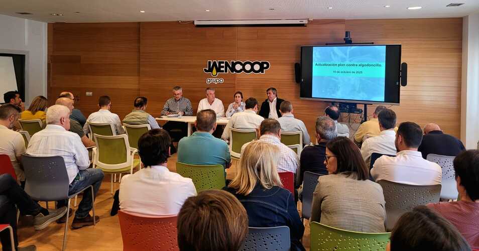 La Junta consensua con el sector plan de acción para evitar el incremento del algodoncillo 