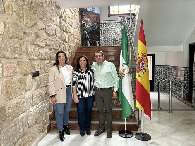 Visita institucional de la la Coordinadora Provincial del IAJ a Rus