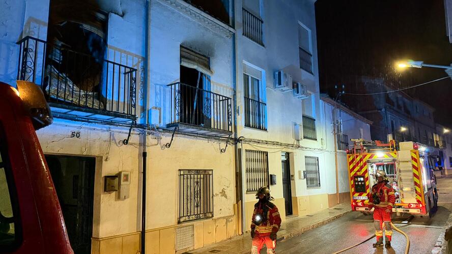 Incendio en una vivienda de la calle San Vicente de Baeza
