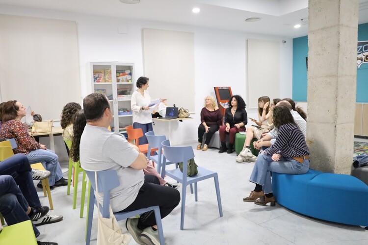 Úbeda celebra una nueva tertulia-recital sobre salud mental de Isabel Rezmo y María Molina