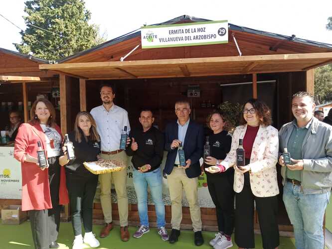 Catas, visitas guiadas y talleres sobre la cultura del AOVE marcan la segunda jornada de la XII Fiesta del Primer Aceite de Jaén