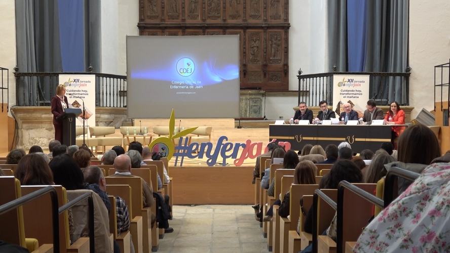 El Colegio de Enfermería de Jaén reivindica en Úbeda el liderazgo enfermero en cuidados, investigación e innovación
