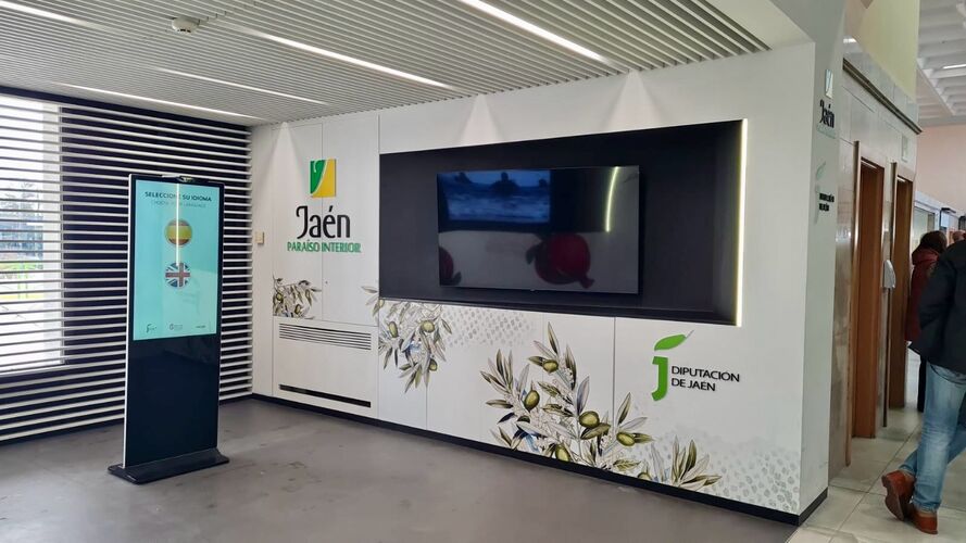 El Grupo Popular exige a Reyes que mire por los jiennenses en vez de por su interes partidista y apoye sin ambages el aeropuerto Granada Jaen