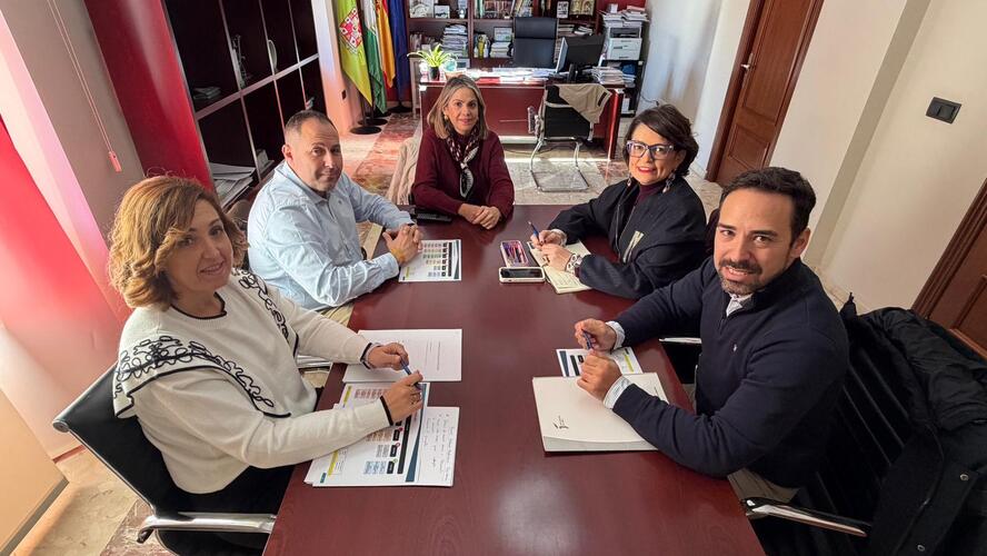 Inés Arco y Juan Matías Reyes destacan los avances en la digitalización de Ibros dentro del Plan de Innovación Provincial
