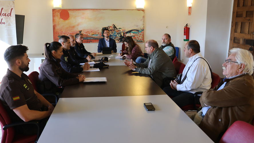 Úbeda refuerza la coordinación de seguridad ante el inicio de la campaña de aceituna