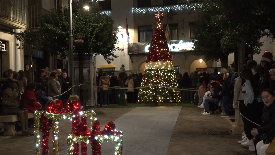 El Belen Parroquial y el encendido navideno marcan el inicio de la Navidad en Sabiote 3 1.86.1