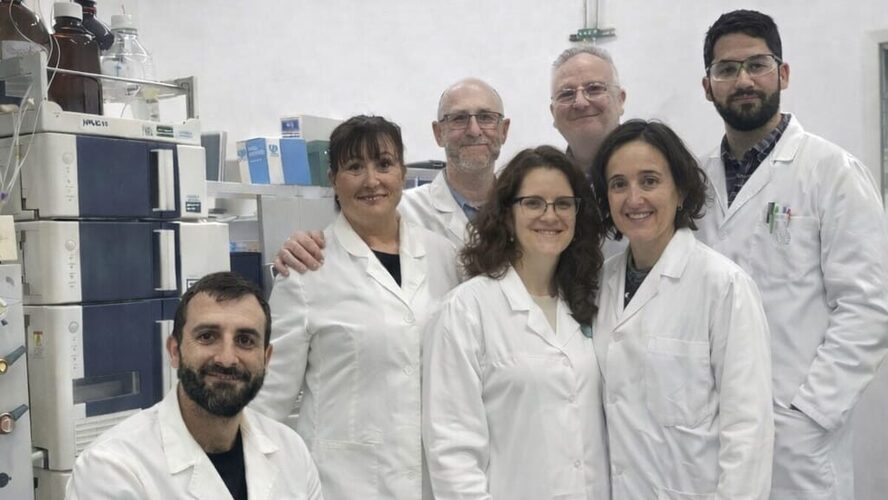 Foto 1. Autores del articulo de investigacion de izquierda a derecha Carlos Rial Rosa M. Varela Miguel Palma Daniela Rosa Francisco A. Macias Maria F. Duarte y Francisco J. Rodriguez Mejias 1 e1771926712722