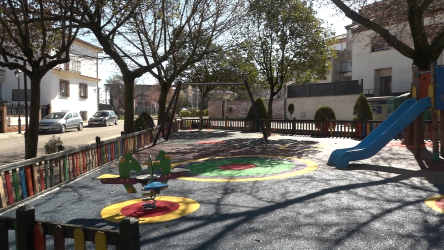 Baeza refuerza la seguridad de sus áreas infantiles tras el paso de los últimos temporales