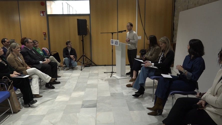 Crespo valora el trabajo del PP para evitar pérdidas con la PAC, abaratar costes al sector o invertir en infraestructuras hidráulicas