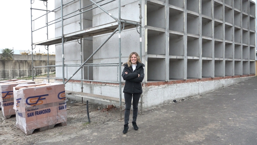 El Ayuntamiento de Úbeda garantiza el servicio funerario con nuevos nichos y defiende la complejidad técnica en las obras del Ideal Cinema