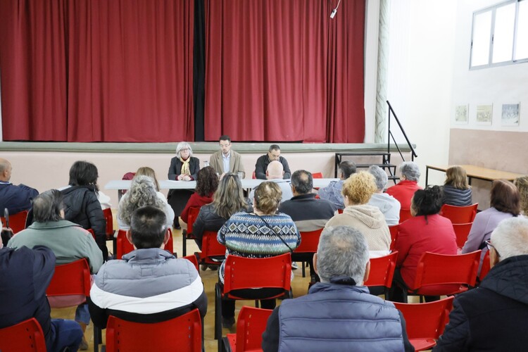 El Ayuntamiento de Úbeda mantiene un encuentro con residentes en Solana de Torralba para escuchar sus demandas y necesidades