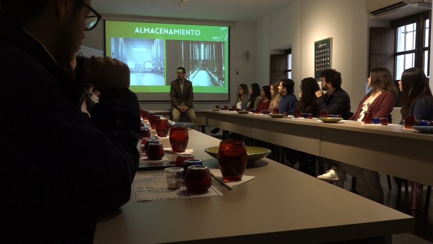 El Centro de Interpretacion Olivar y Aceite internacionaliza la cultura jiennense con la Universidad de Vanderbilt 1.68.1