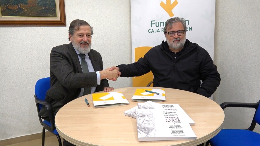 La Fundación Caja Rural de Jaén renueva su apoyo con la Asociación Fotográfica «Cristóbal Cruz»