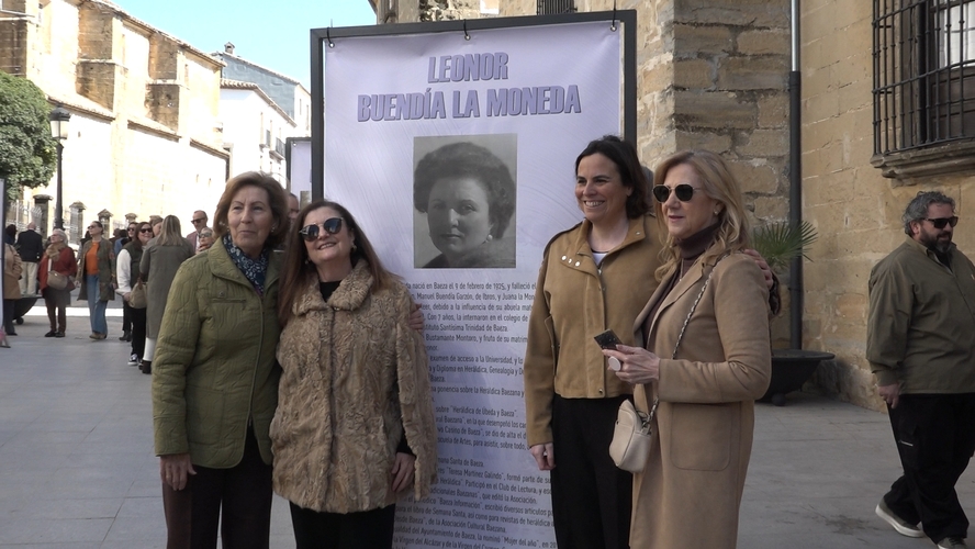 La calle San Pablo de Baeza se convierte en un escaparate del talento y el liderazgo femenino
