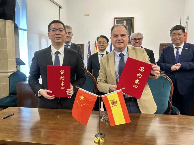 Los empresarios de Baeza y Dongguan estrechan lazos comerciales 2 Large