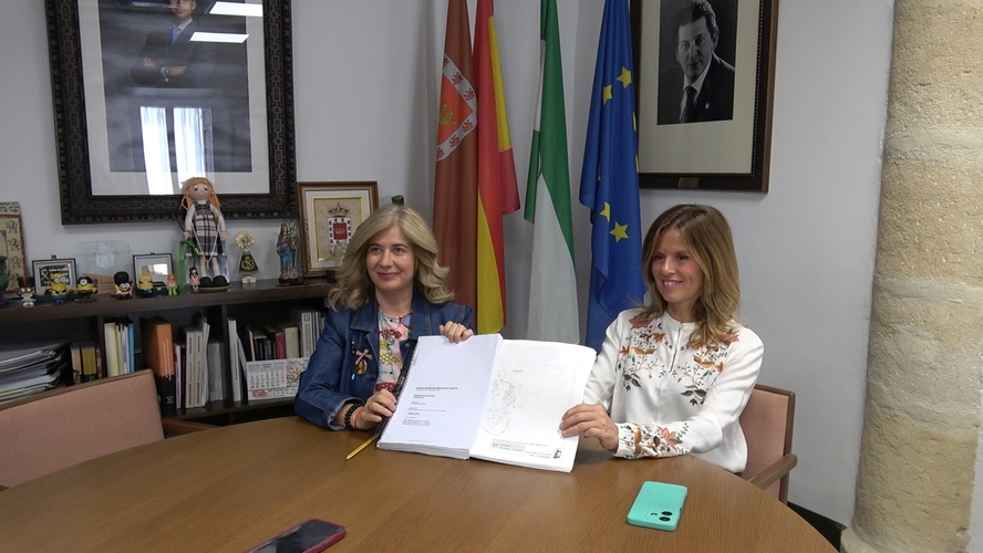 La alcaldesa de Ubeda desmiente la paralisis del Mercado de Abastos 2.57.1