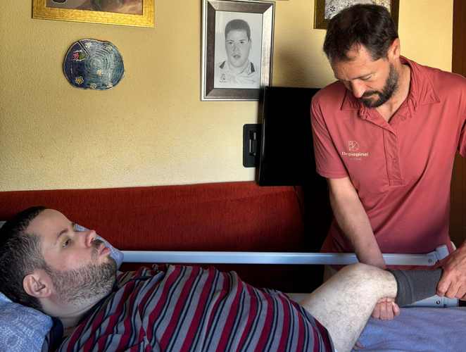 La atención domiciliaria y la fisioterapia especializada centran la colaboración entre Tréboles y Fundación Caja Rural de Jaén