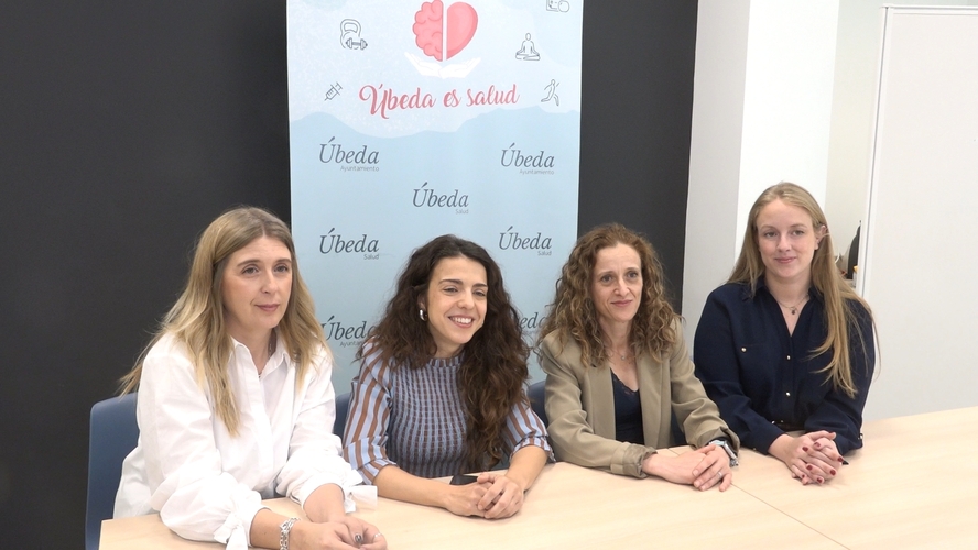 Úbeda impulsa la prevención con una jornada de pruebas de audición gratuitas en el mercadillo semanal