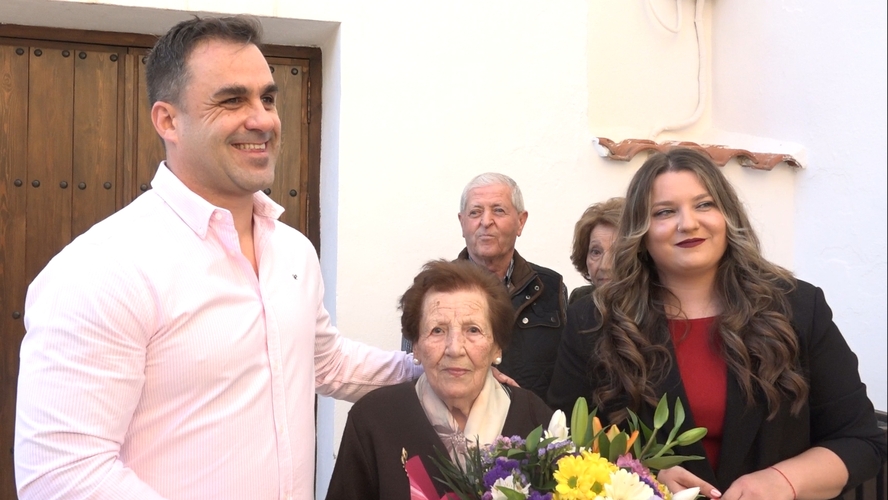 Begíjar se vuelca en el homenaje a María Catalina López Soto con motivo de su centenario