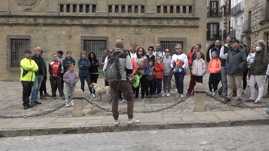 Baeza celebra la II Caminata del Día de la Familia con gran participación