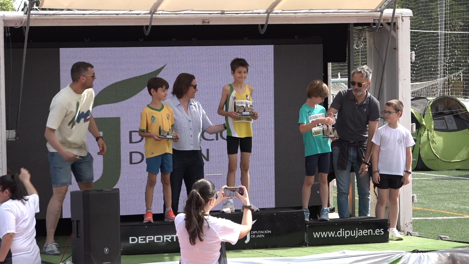 Baeza celebra la XV Carrera de Fondo Ciudad de Baeza y en el XXXVIII Cross Urbano Andres de Vandelvira