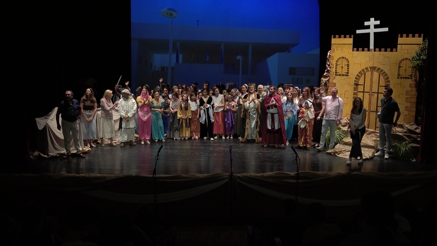 El CEIP Ángel López Salazar lleva al teatro el 800 aniversario de la conquista de Baeza