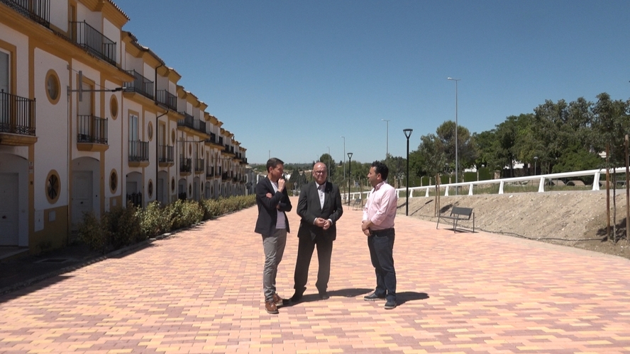Finalizan las obras de humanización de la travesía de Torreperogil con una inversión de 2,7 millones