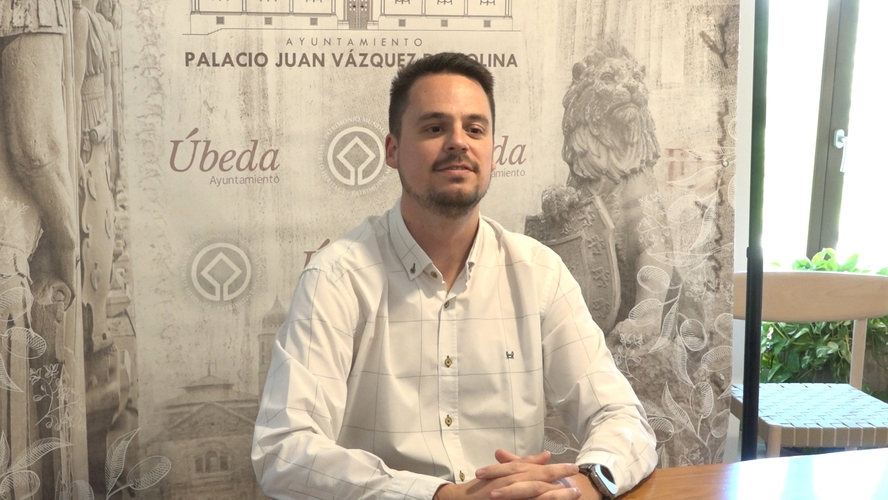 Úbeda convoca 18 plazas de personal monitor y de socorrismo para reforzar las actividades deportivas y la conciliación estival