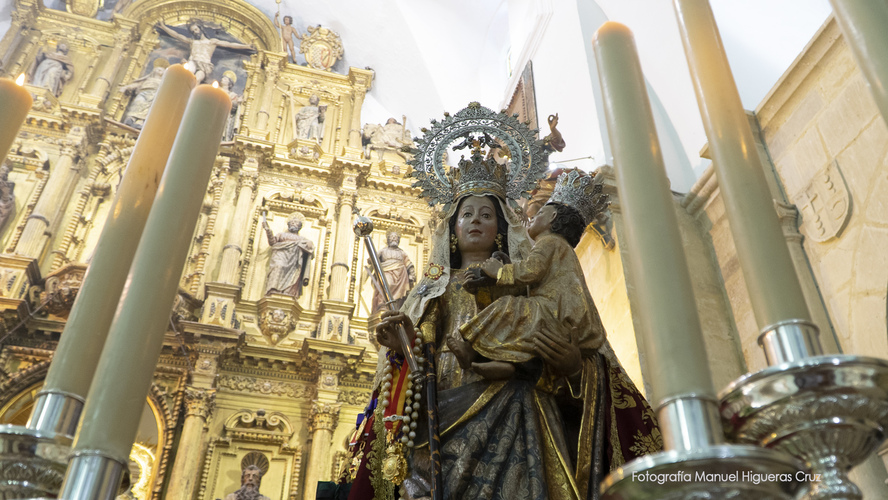 Baeza vive una tarde histórica con la visita de su Patrona, Santa María del Alcázar, a la Academia de la Guardia Civil