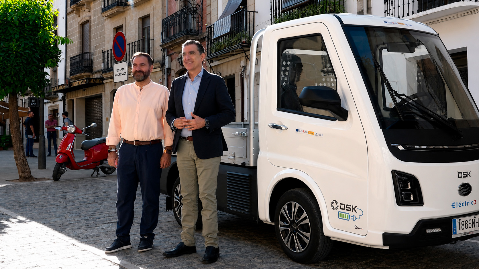 Baeza apuesta por la sostenibilidad con un nuevo vehiculo electrico para sus parques y jardines