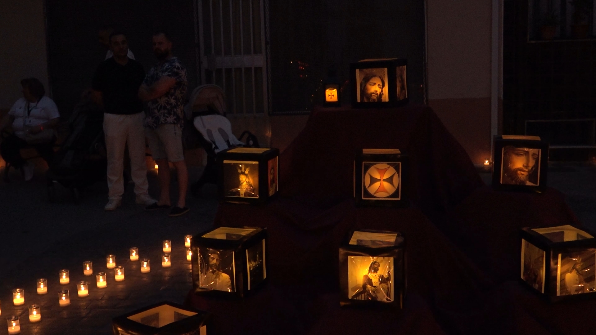 Rus se ilumina con «Entre Calles y Memoria»