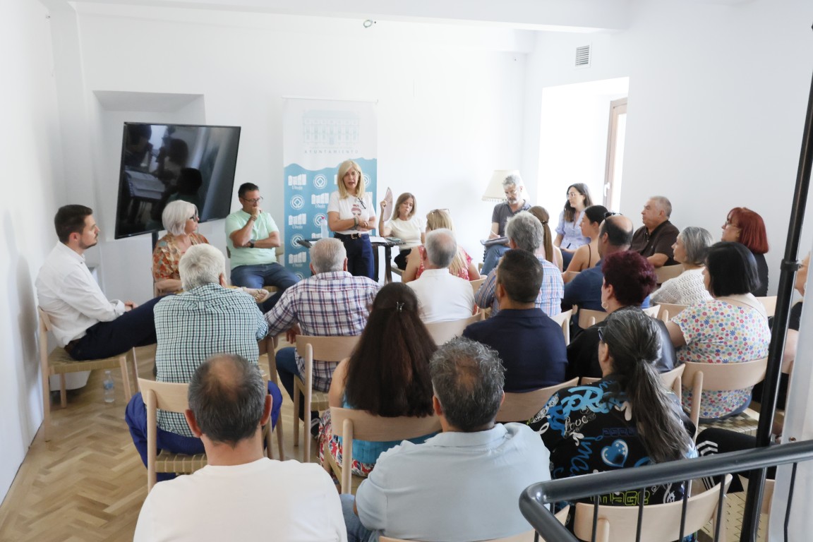 El Ayuntamiento de Úbeda mantiene una reunión con los vendedores del Mercado de Abastos