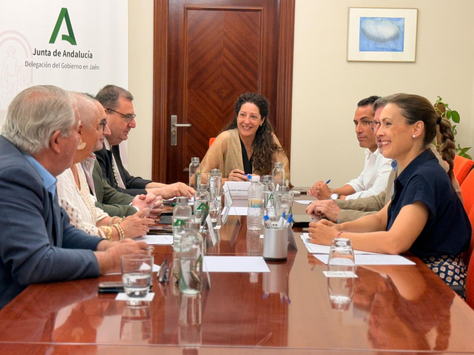 La Junta impulsa en Jaén ayudas de formación para autónomos y la matriculación en ‘Hacienda La Laguna’