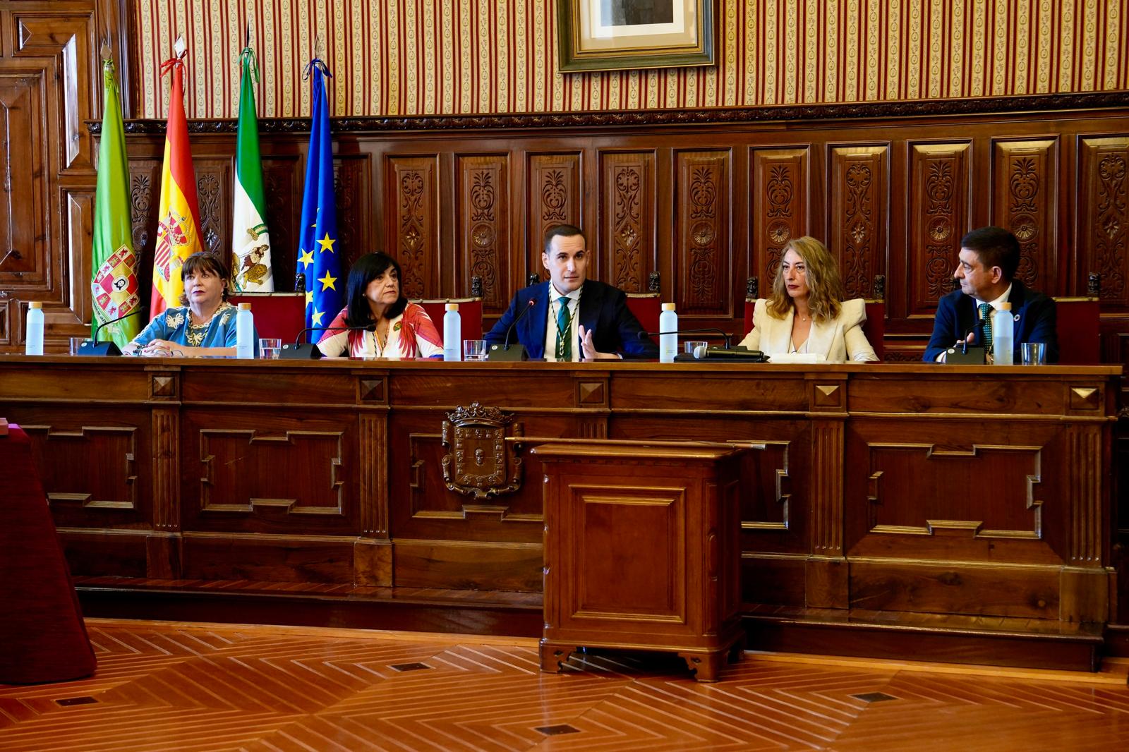 Latorre situa a la cuarta revolucion industrial la colaboracion con los ayuntamientos y la comunicacion con la poblacion como ejes del mandato 2
