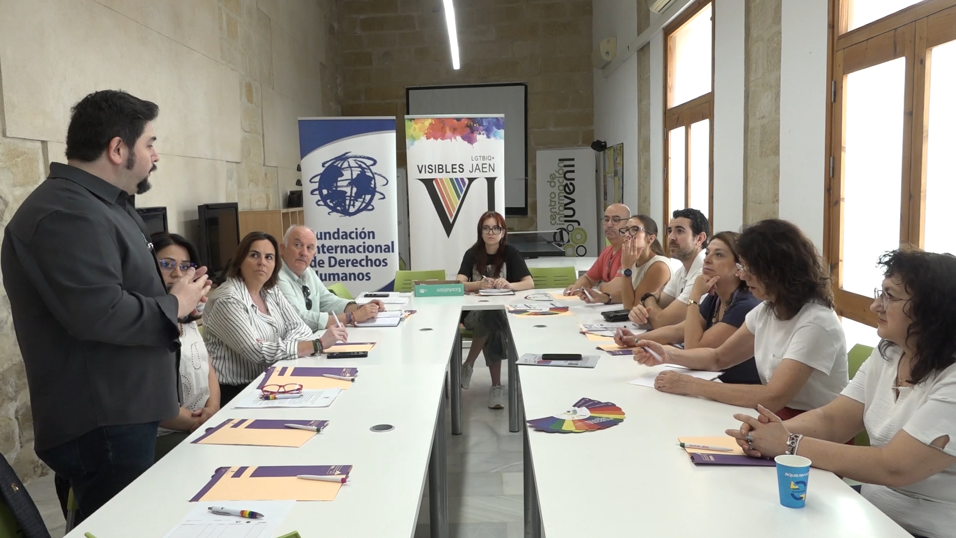 Llamamiento a la participacion ciudadana en Baeza frente a la LGTBIfobia y los delitos de odio 2.147.1