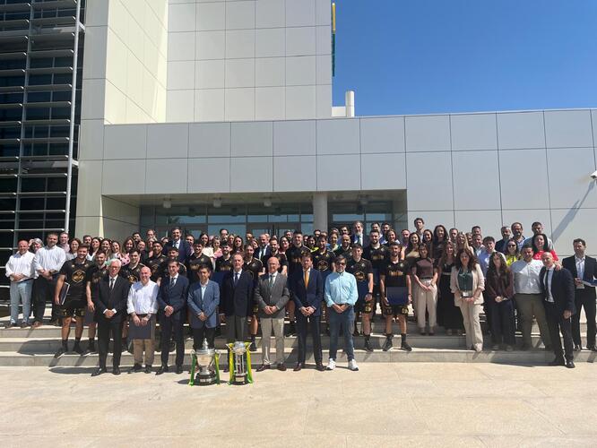Paco Reyes participa en la recepcion que Caja Rural de Jaen ofrece al Jaen Paraiso Interior FS
