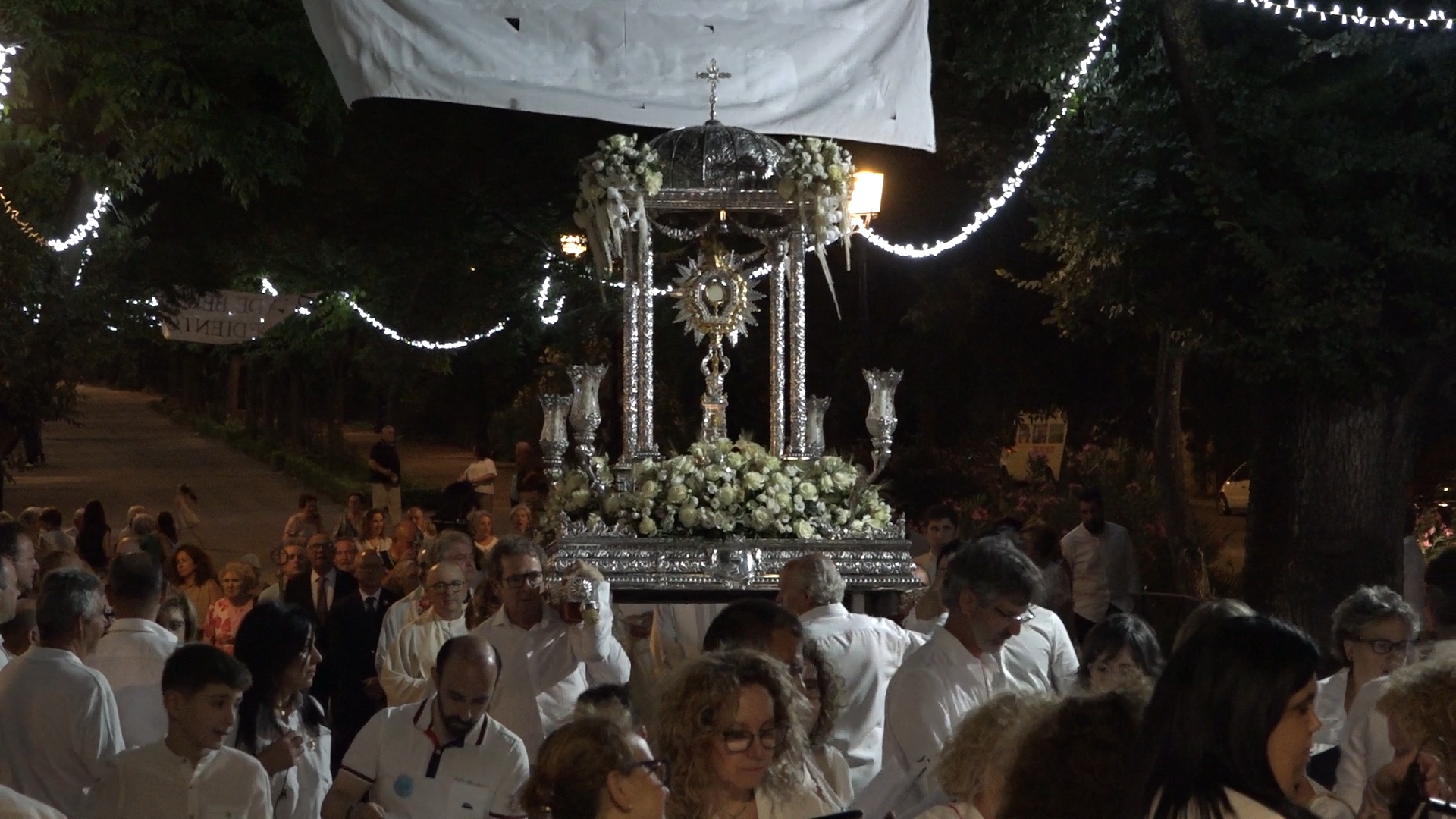 Rus acogio la Vigilia Diocesana de Espigas con una amplia participacion de fieles 1.370.1