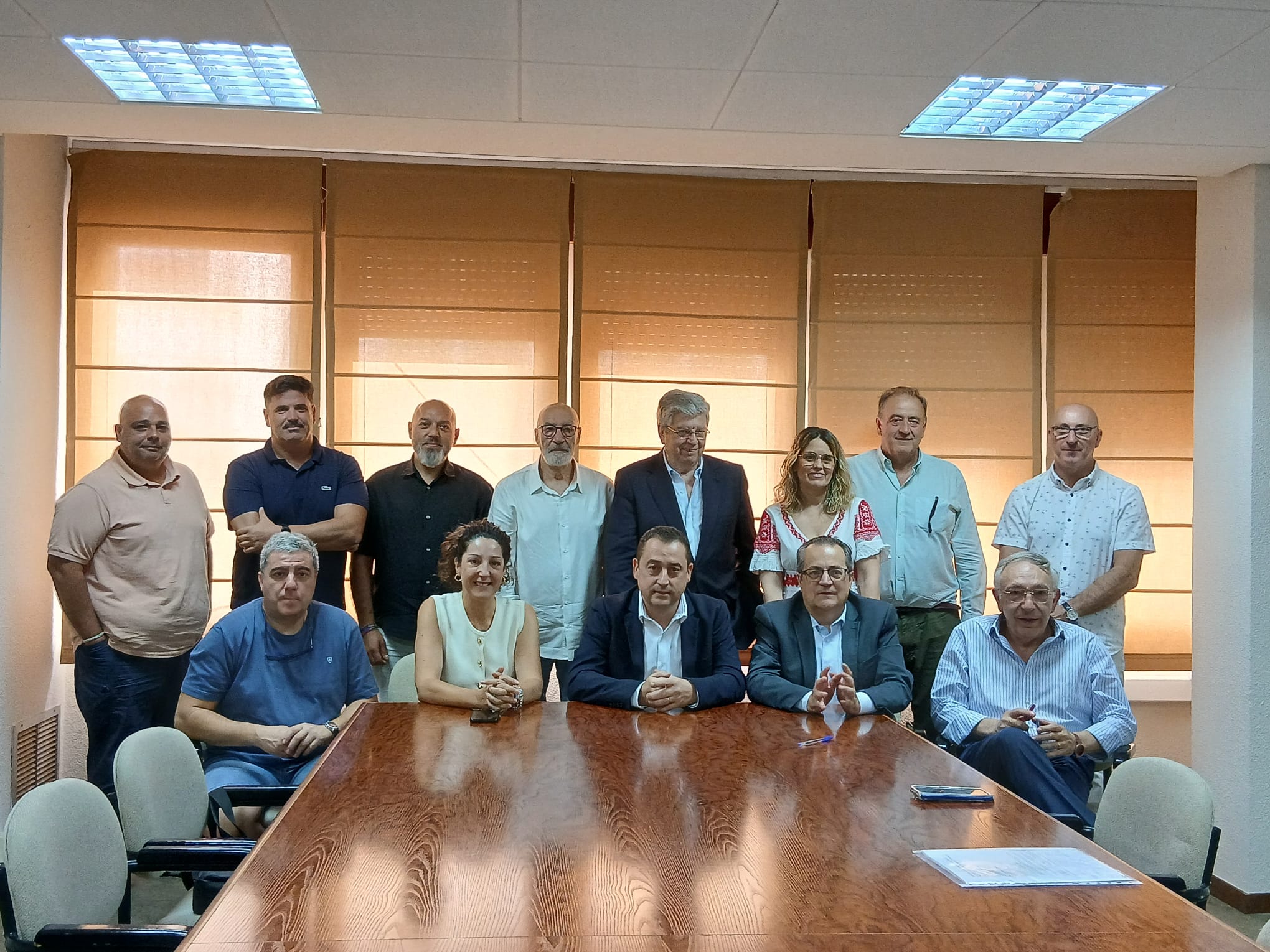 La Junta destaca el diálogo social y esfuerzo de sindicatos y patronal para formalizar la firma del Convenio de Hostelería de la provincia de Jaén 3 2. Firma Convenio de Hosteleria de la provincia de Jaen