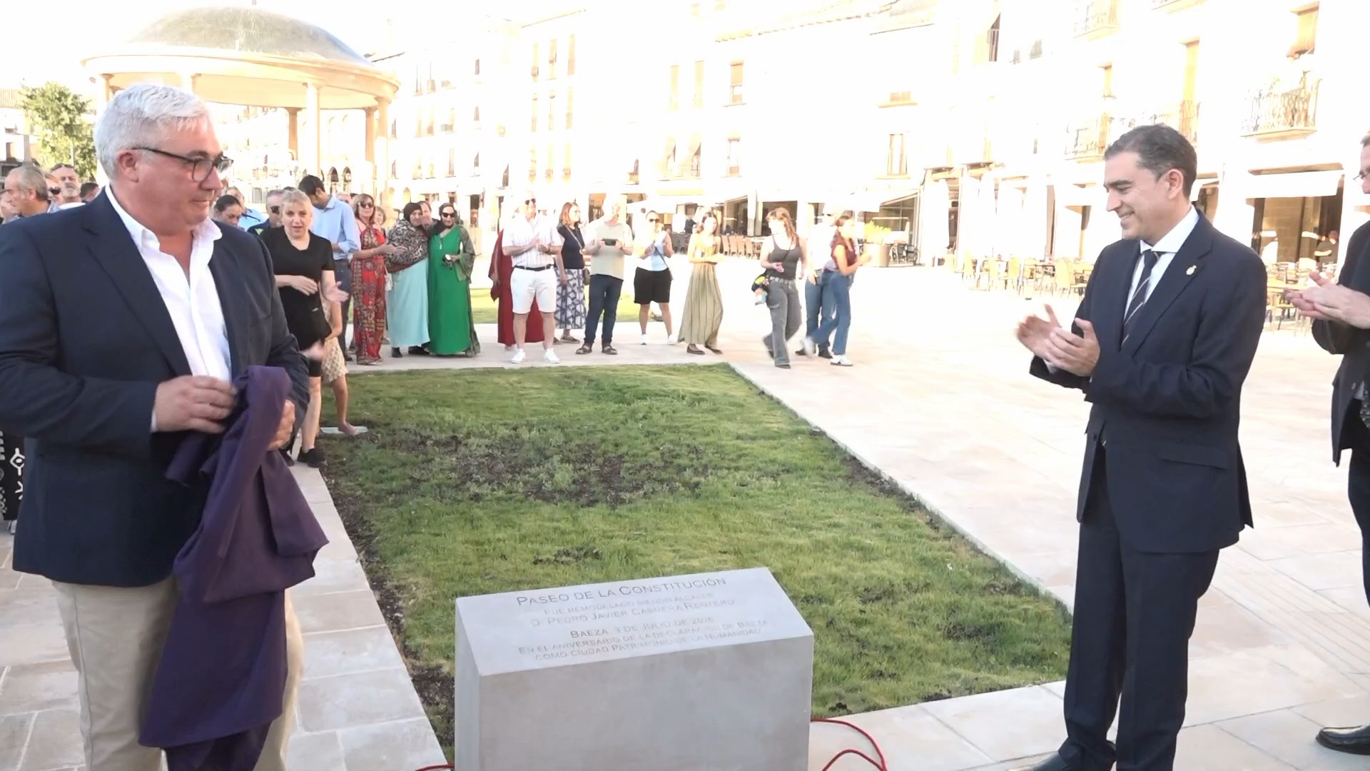 Baeza estrena el renovado Paseo de la Constitucion en una jornada historica para la ciudad 3