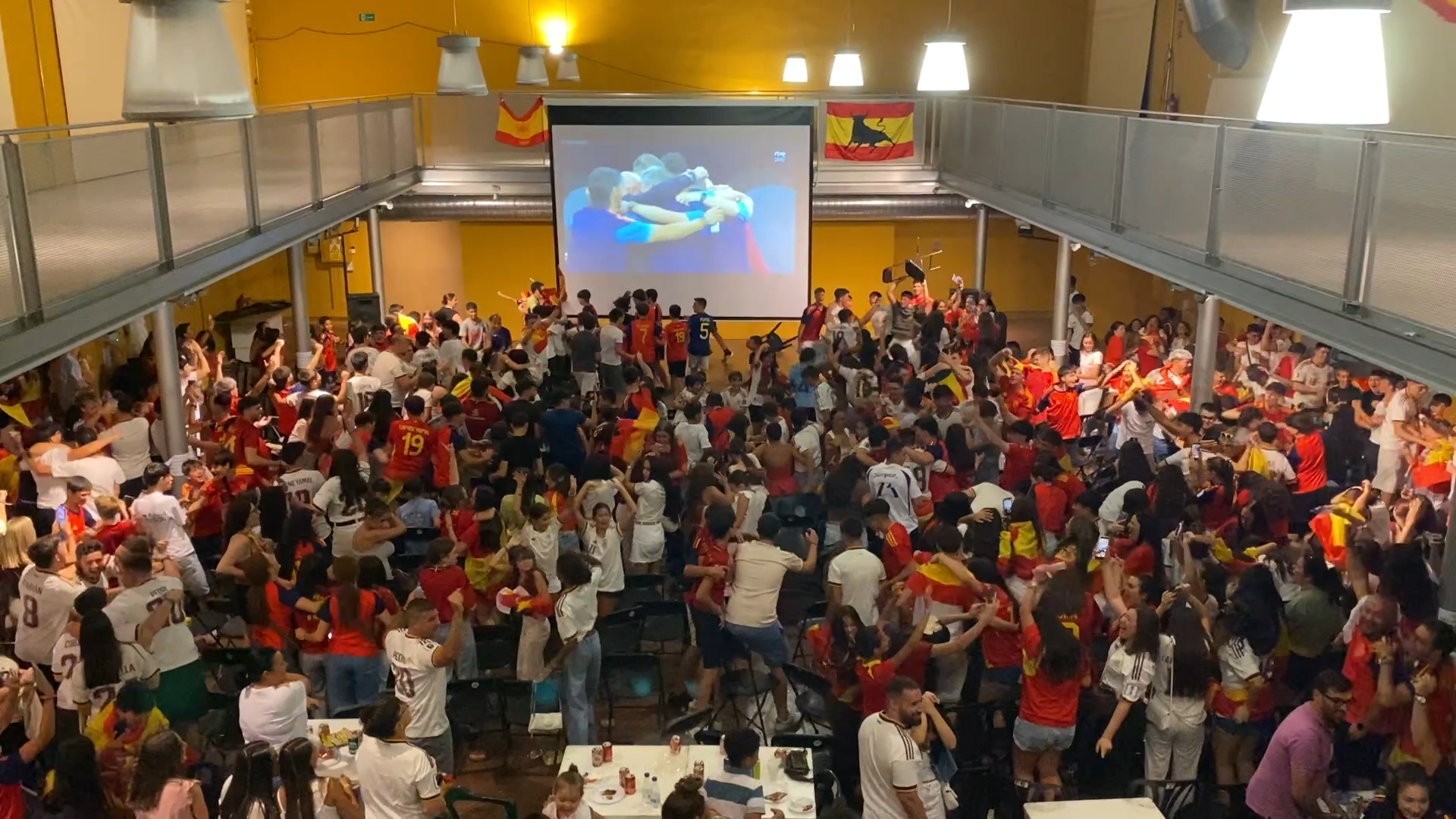 Baeza vibra con el triunfo de Espana frente a Francia y festeja el pase a la final del Mundial en Sementales 1.34.1