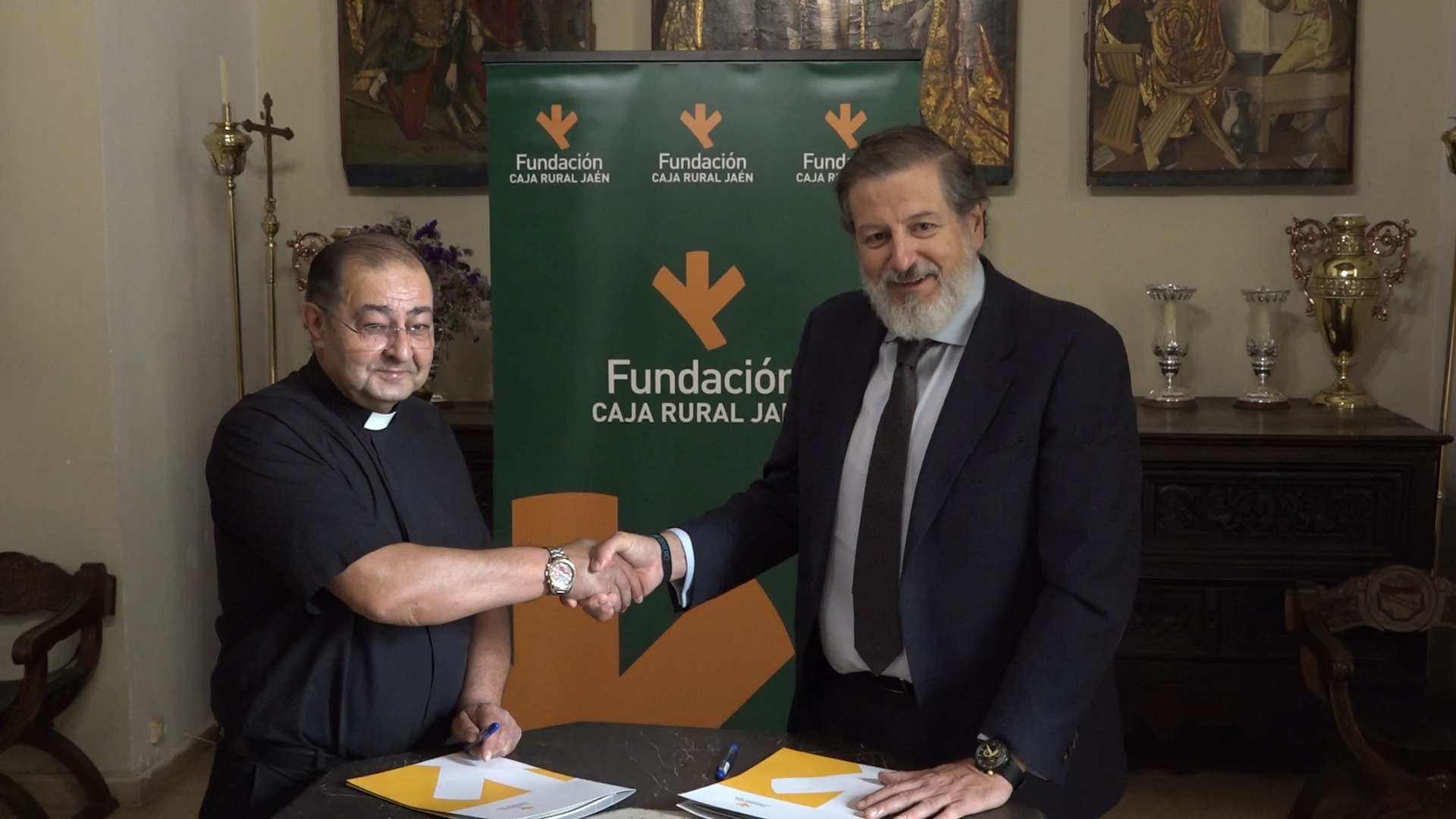 La Fundacion Caja Rural de Jaen respalda la exposicion El legado recibido con motivo del 800 aniversario de la recuperacion de la fe cristiana en Baeza 1.188.1