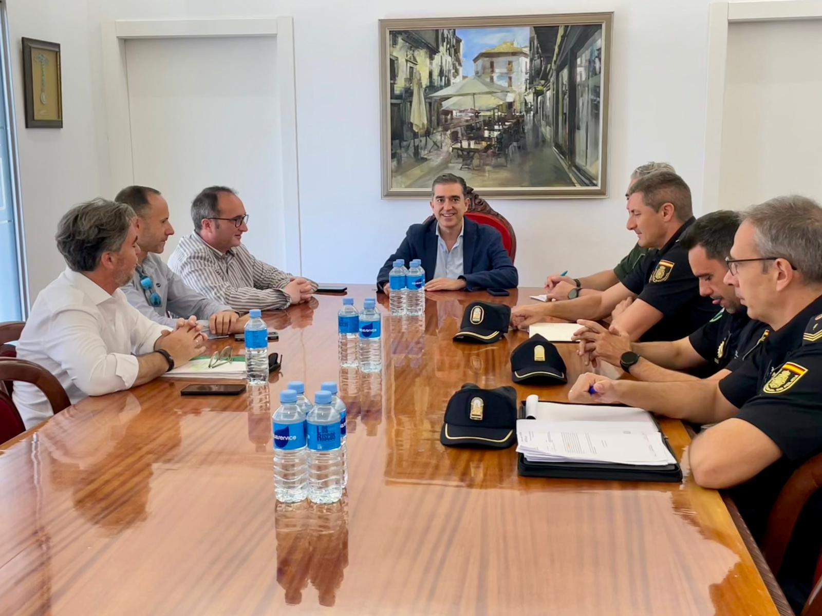 La Junta aborda con el Ayuntamiento de Baeza la normativa vigente sobre viviendas de uso turistico