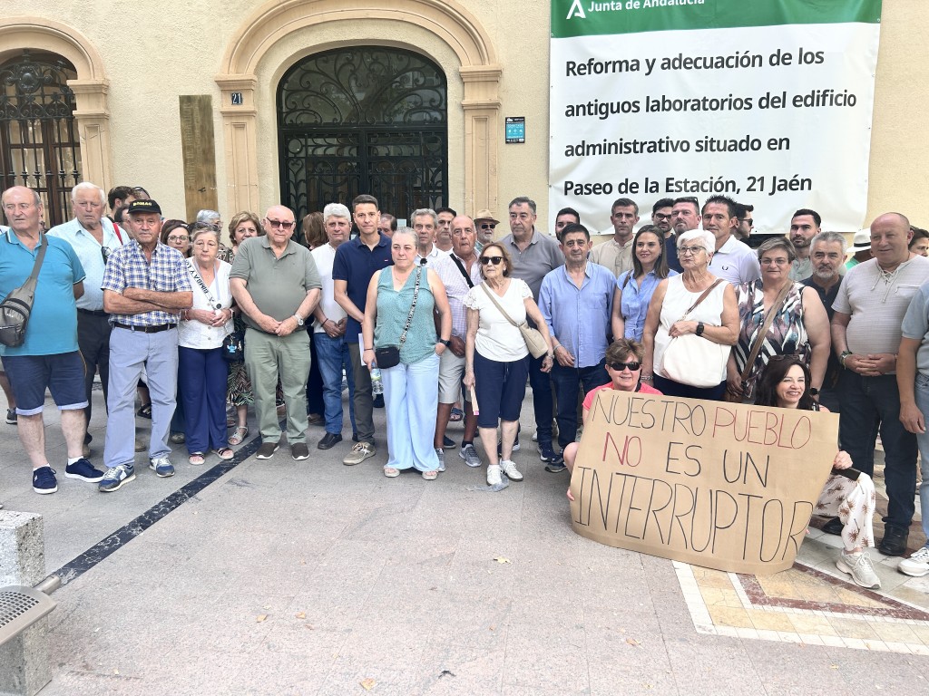 Reyes exige a Moreno Bonilla que actue ante los microcortes electricos en la provincia Medium