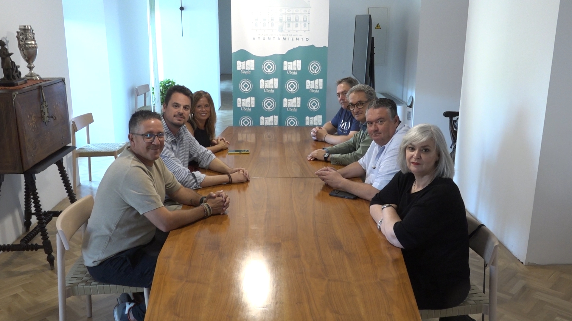 Ubeda y ALCISER acuerdan modernizar la ordenanza de terrazas y redistribuir eventos en el casco historico 1.19.1