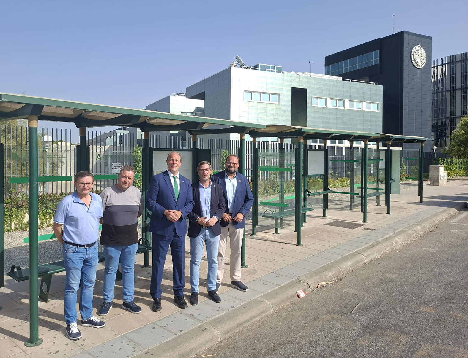 Un autobus lanzadera unira los campus de Jaen y Linares con parada en el Parque de Geolit