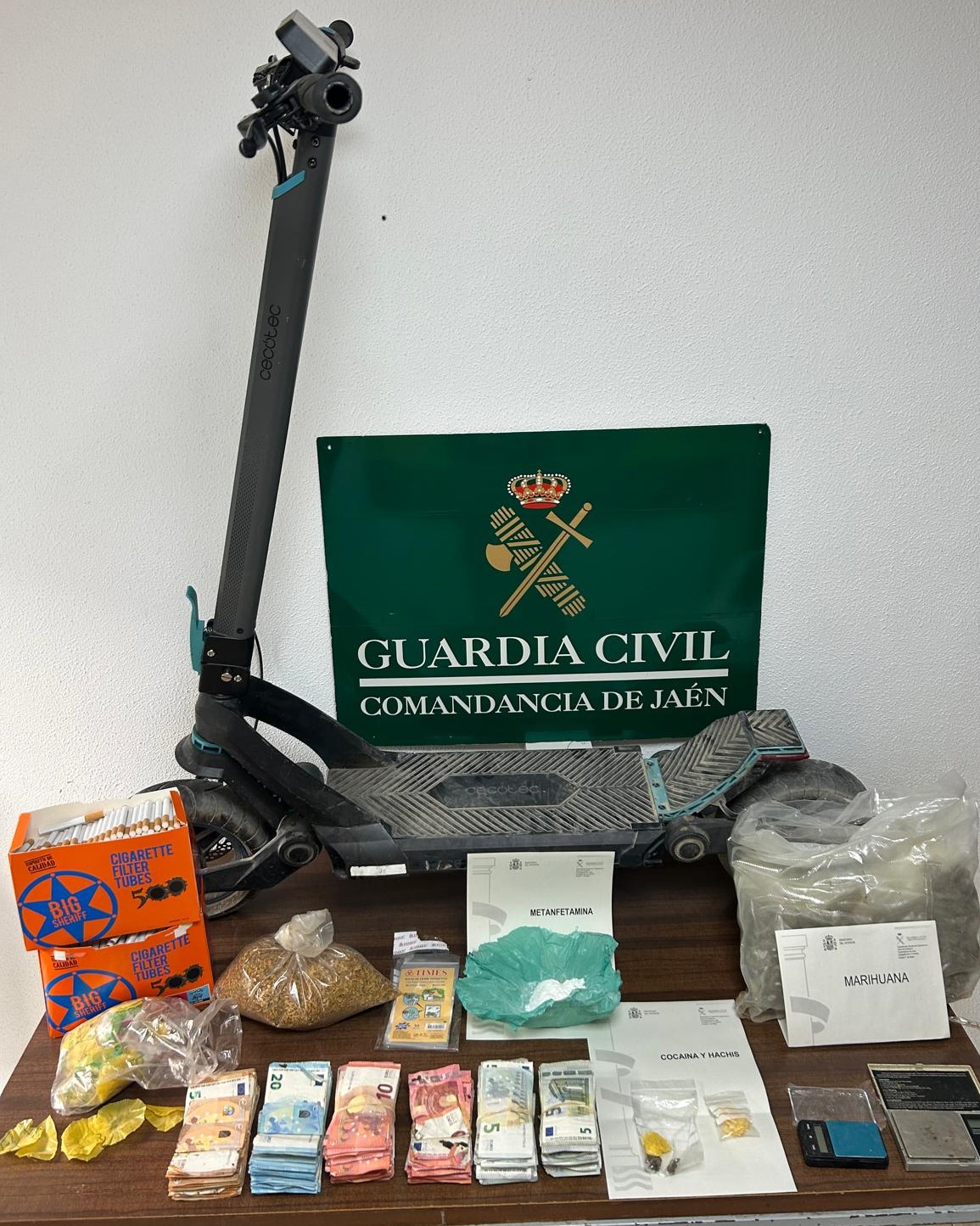 La Guardia Civil ha desmantelado un punto de venta de droga en la localidad de Torreblascopedro