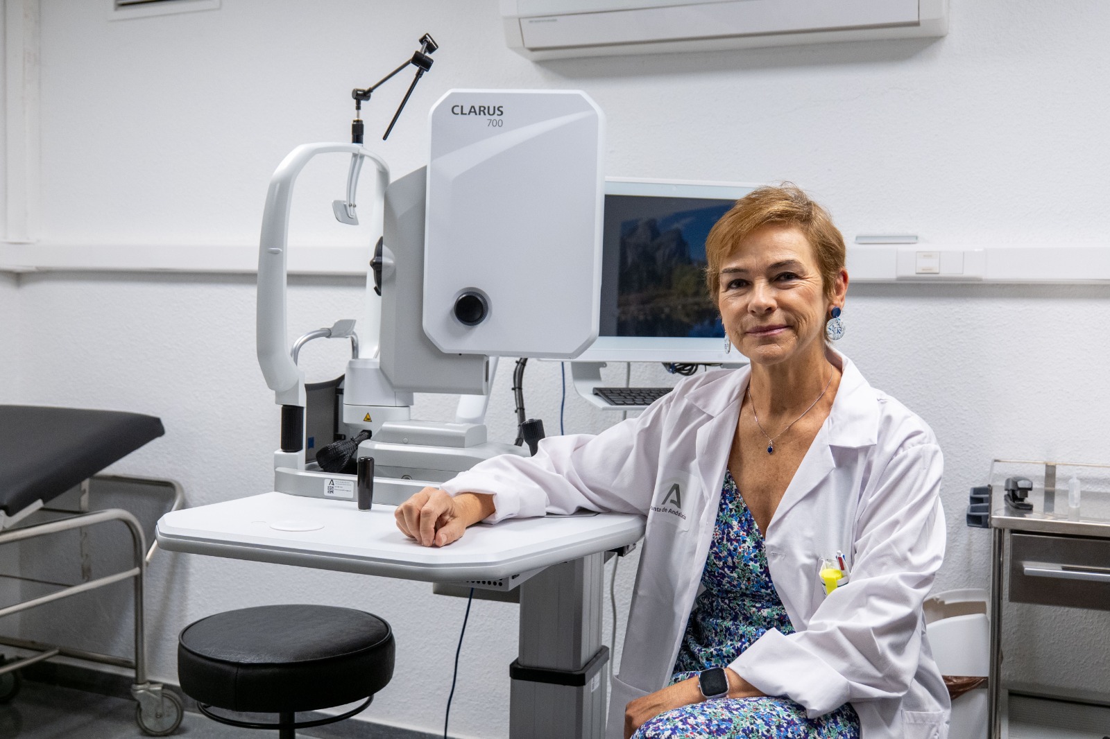 Los especialistas del Hospital de Jaen recomiendan gafas homologadas para observar el eclipse sin riesgos