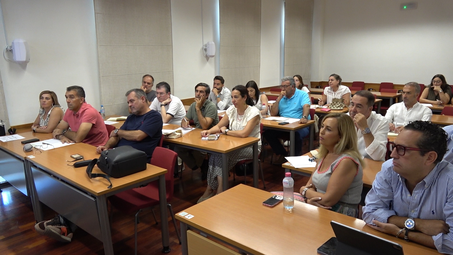 El Aula Oleicola Innova situa en Baeza el debate sobre la rentabilidad y el futuro economico del olivar 1.43.1